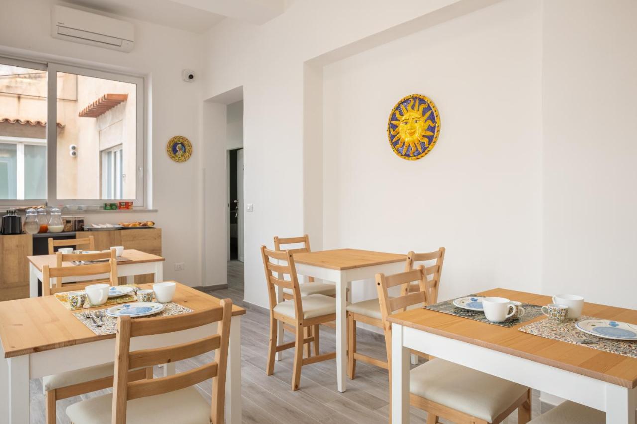Le Cinque Stanze Palermo Room&Breakfast מראה חיצוני תמונה